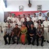 Bupati Kuningan berfoto bersama dengan paskibraka Kuningan.